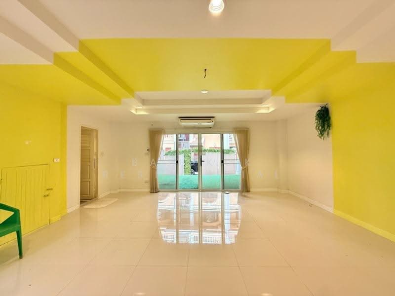 Thonglor Classic Home, Bangkok, Thonglor 25, Khlong Tan Nua, Watthana, Bangkok, 5 Bedrooms, 400 sqm, Townhouse For Rent, by Bangkok Residential, 500640860 - DDproperty.com