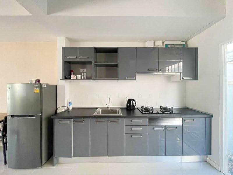 Townhome for rent near Mae Kuang Market, Chiang Mai Rental Price: 18,000 THB / month No.12H571, Chiang Mai, San Na Moeng, San Sai, Chiang Mai, 2 Bedrooms, 110 sqm, Townhouse For Rent, by Baandeedee Chiangmai, 500640867 - DDproperty.com