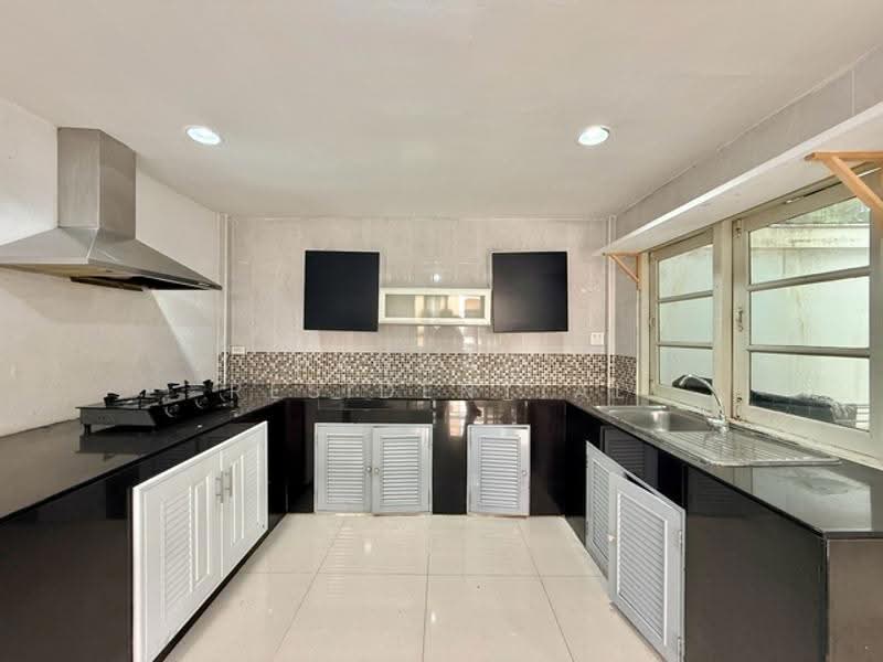 Thonglor Classic Home, Bangkok, Thonglor 25, Khlong Tan Nua, Watthana, Bangkok, 5 Bedrooms, 400 sqm, Townhouse For Rent, by Bangkok Residential, 500640877 - DDproperty.com