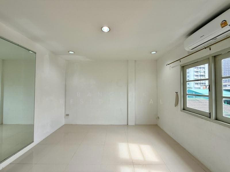 Thonglor Classic Home, Bangkok, Thonglor 25, Khlong Tan Nua, Watthana, Bangkok, 5 Bedrooms, 400 sqm, Townhouse For Rent, by Bangkok Residential, 500640877 - DDproperty.com