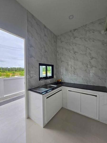 4-BR House, Surat Thani, Talat, Muang Surat Thani, Surat Thani, 4 Bedrooms, 231 sqm, Single Detached House For Sale, by Boonyanuch Unna, 500640901 - DDproperty.com