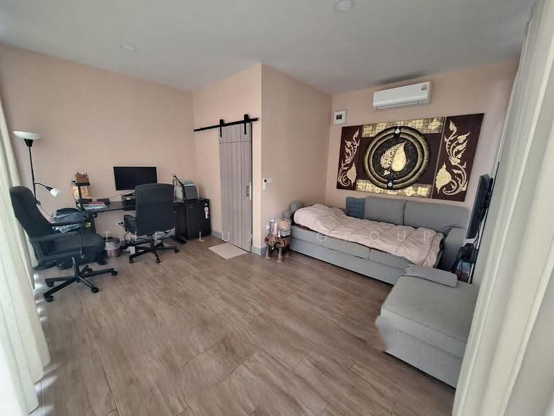 House with Private Pool in Ladprao, Bangkok, Lat Phrao, Bangkok, 5 Bedrooms, 302 sqm, Single Detached House For Sale, by The Luxe Group, 500640906 - DDproperty.com