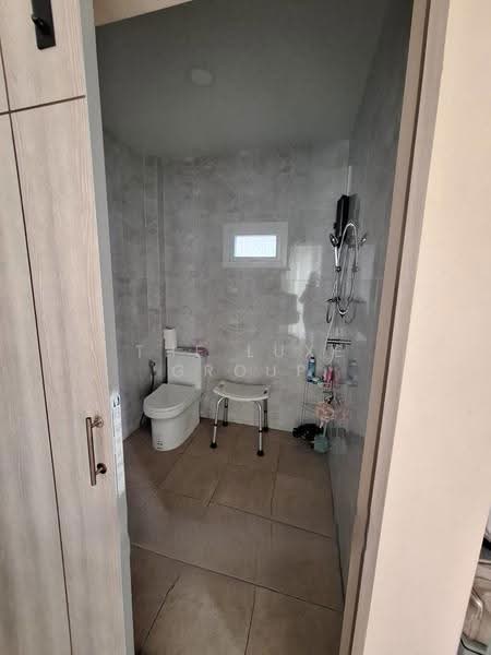 House with Private Pool in Ladprao, Bangkok, Lat Phrao, Bangkok, 5 Bedrooms, 302 sqm, Single Detached House For Sale, by The Luxe Group, 500640906 - DDproperty.com