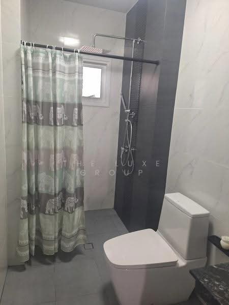 House with Private Pool in Ladprao, Bangkok, Lat Phrao, Bangkok, 5 Bedrooms, 302 sqm, Single Detached House For Sale, by The Luxe Group, 500640906 - DDproperty.com