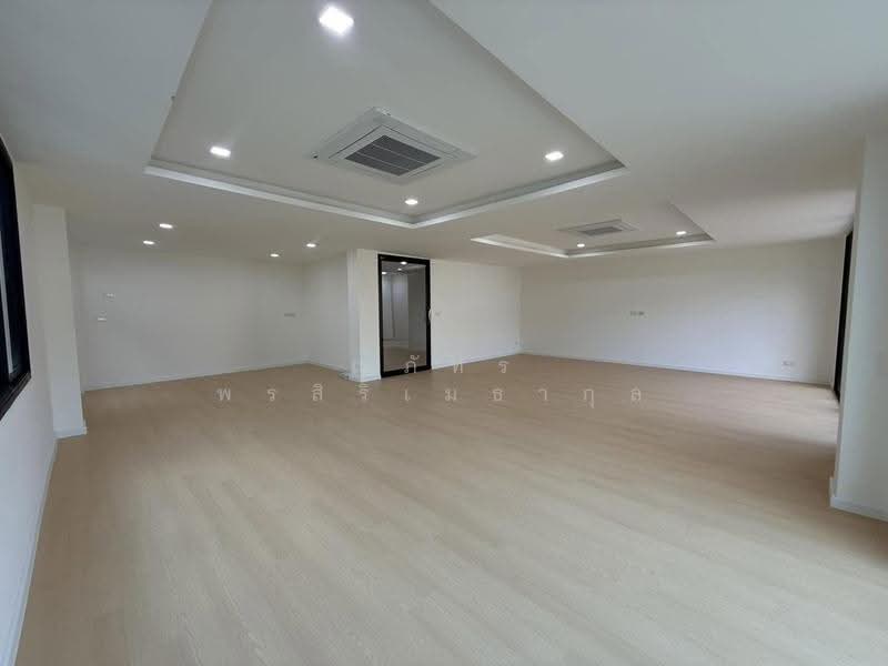 ขาย/ให้เช่าตึกสำนักงาน 4 ชั้น 10ห้อง 6ที่จอด ขนาด 600 ตรม. วังทองหลาง กรุงเทพฯ (TO8-3526), Bangkok, Wang Thonglang, Bangkok, , 600 sqm, Shophouse For Rent, by ณภัทร พรสิริเมธากุล, 500640916 - DDproperty.com