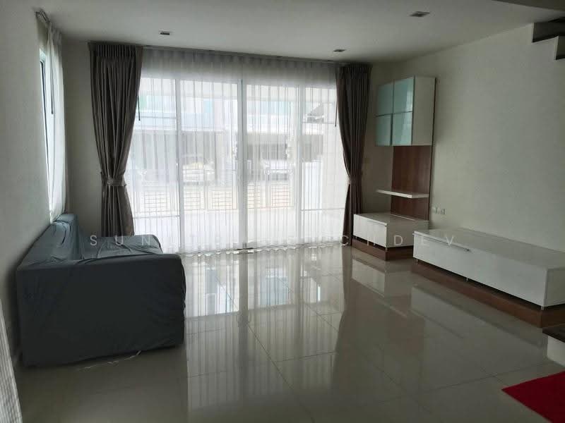 Town Avenue Srinagarindra, Bangkok, Soi On Nut 68, Suan Luang, Bangkok, 3 Bedrooms, 195 sqm, Townhouse For Rent, by Sunitra Sachdev, 500640955 - DDproperty.com