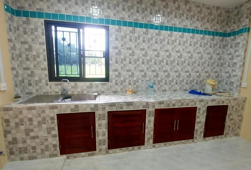 บ้านเดี่ยวพร้อมที่ดินเกาะจันทร์ ชลบุรี, Chon Buri (Pattaya), Tha Bunmi, Ko Chan, Chon Buri (Pattaya), 2 Bedrooms, 100 sqm, Single Detached House For Sale, by The Best Property อ้อ, 500641147 - DDproperty.com