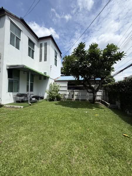 Single house, corner plot, Sukhumvit 64 near Punnawithi BTS., Bangkok, Bang Chak, Phra Khanong, Bangkok, 6 Bedrooms, 350 sqm, Single Detached House For Sale, by Chidaphar Beawlek, 500641224 - DDproperty.com