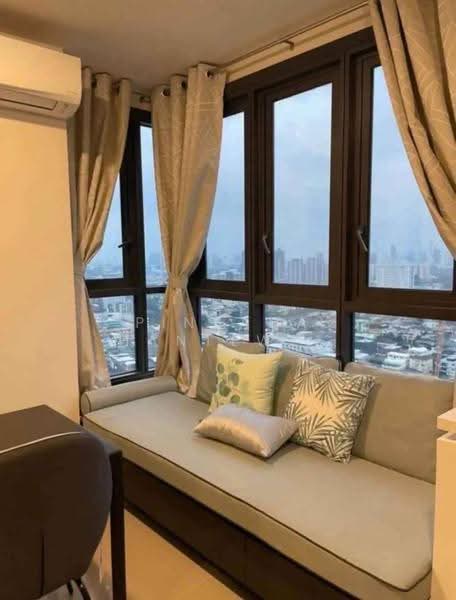 XT Huaikhwang, Bangkok, 244 Ratchadaphisek Road, Huai Khwang, Bangkok, 1 Bedroom, 30 sqm, Condo For Rent, by Pinyada Hantewee, 500641265 - DDproperty.com