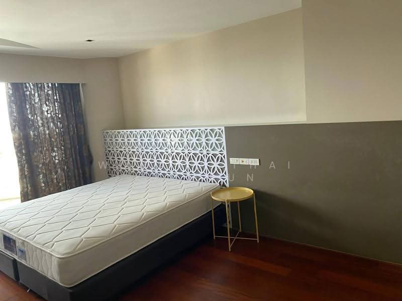 State Tower, Bangkok, 1055 Silom Road, Silom, Bang Rak, Bangkok, 1 Bedroom, 68 sqm, Condo For Rent, by Woraruethai Klumbun, 500641329 - DDproperty.com
