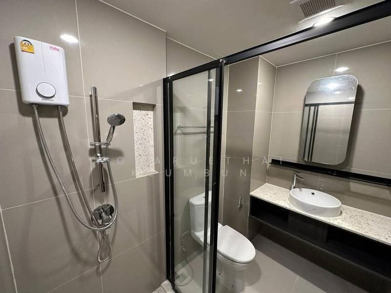 XT Huaikhwang, Bangkok, 244 Ratchadaphisek Road, Huai Khwang, Bangkok, 1 Bedroom, 30 sqm, Condo For Rent, by Woraruethai Klumbun, 500641358 - DDproperty.com