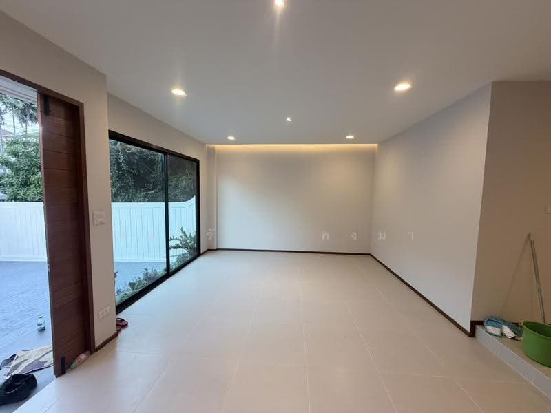Racha Villa Ladprao 67/2 : ราชาวิลล่า ลาดพร้าว 67/2, กรุงเทพ, วังทองหลาง, กรุงเทพ, 266 ตร.ม., ทาวน์เฮ้าส์ ขาย, โดย พรกรัณย์ คงมา, 500641368 - DDproperty.com