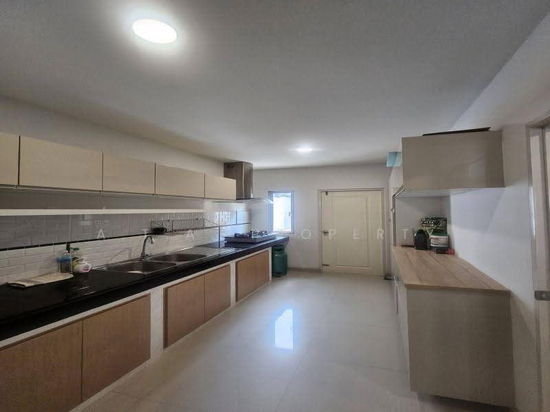 Baan Rim Khao Bangphra, Chon Buri (Pattaya), Sukhaphiban 7 Road, Bang Phra, Si Racha, Chon Buri (Pattaya), 4 Bedrooms, 200 sqm, Single Detached House For Sale, by A.T.A. Property, 500641369 - DDproperty.com