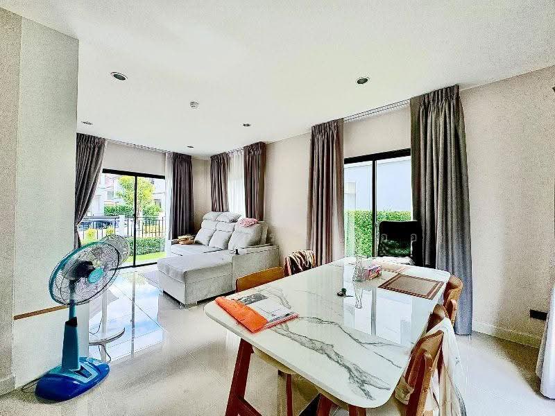 บ้านเดี่ยว เวนิว พอร์เทรต ดอนเมือง- แจ้งวัฒนะ บิลต์อินทั้งหลัง ขายถูก ต่ำกว่าราคาประเมิน ไกล้รถไฟฟ้า, ปทุมธานี, ร.พ.ช, หลักหก, เมืองปทุมธานี, ปทุมธานี, 154 ตร.ม., บ้านเดี่ยว ขาย, โดย คุณอรวรรณ (ออ), 500641417 - DDproperty.com
