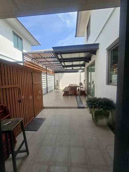 Baan Rim Khao Bangphra, Chon Buri (Pattaya), Sukhaphiban 7 Road, Bang Phra, Si Racha, Chon Buri (Pattaya), 4 Bedrooms, 300 sqm, Single Detached House For Sale, by A House Property Co.,Ltd., 500641576 - DDproperty.com