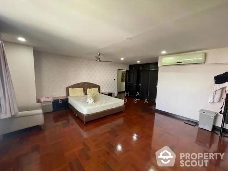 D.S. Tower 1 Sukhumvit 33, Bangkok, Soi Phrom Chit, Khlong Tan Nua, Watthana, Bangkok, 3 Bedrooms, 258 sqm, Condo For Sale, by Poomphat Tienthongsakul, 500641988 - DDproperty.com