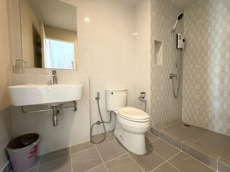 Baan Klang Muang Srinakarin – Onnut, Bangkok, 174 Soi On Nut 70/1, Prawet, Bangkok, 3 Bedrooms, 141 sqm, Townhouse For Rent, by อรนุช ชาติทอง, 500642163 - DDproperty.com