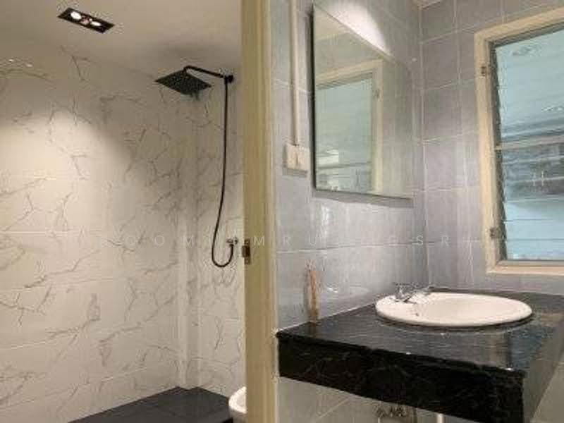 5-BR House, Bangkok, Praborommaharatchawang, Phra Nakhon, Bangkok, 5 Bedrooms, 106 sqm, Single Detached House For Rent, by Phoom Imruangsri, 500642175 - DDproperty.com