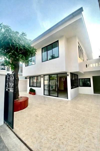 5-BR Townhouse, Bangkok, Samsen Nok, Huai Khwang, Bangkok, 5 Bedrooms, 410 sqm, Townhouse For Rent, by Phoom Imruangsri, 500642196 - DDproperty.com