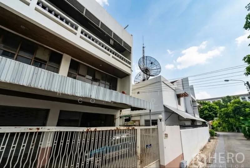 For Rent Home Office 300 sqm near BTS On Nut Suan Luang, Bangkok BRE18422, Bangkok, Suan Luang, Bangkok, , 300 sqm, Office Space For Rent, by Hero Realtor Co., Ltd., 500642204 - DDproperty.com