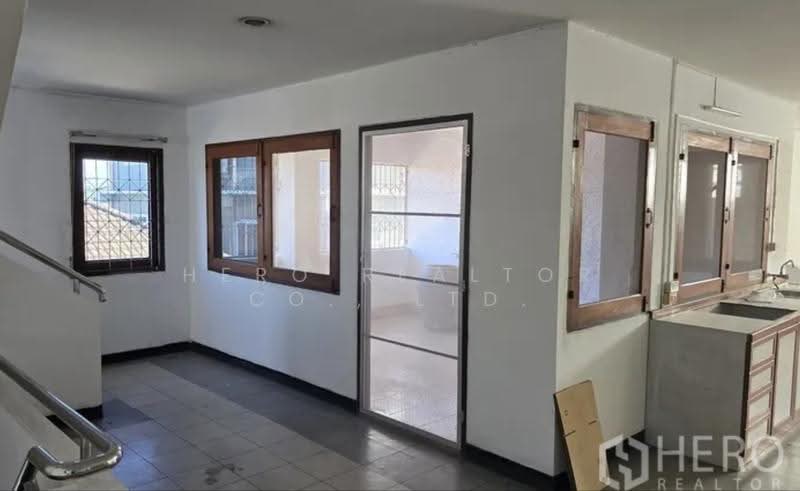 For Rent Home Office 300 sqm near BTS On Nut Suan Luang, Bangkok BRE18422, Bangkok, Suan Luang, Bangkok, , 300 sqm, Office Space For Rent, by Hero Realtor Co., Ltd., 500642204 - DDproperty.com