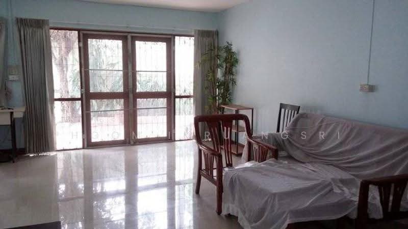 3-BR House, Bangkok, Khlong Tan Nua, Watthana, Bangkok, 3 Bedrooms, 200 sqm, Single Detached House For Sale, by Phoom Imruangsri, 500642205 - DDproperty.com