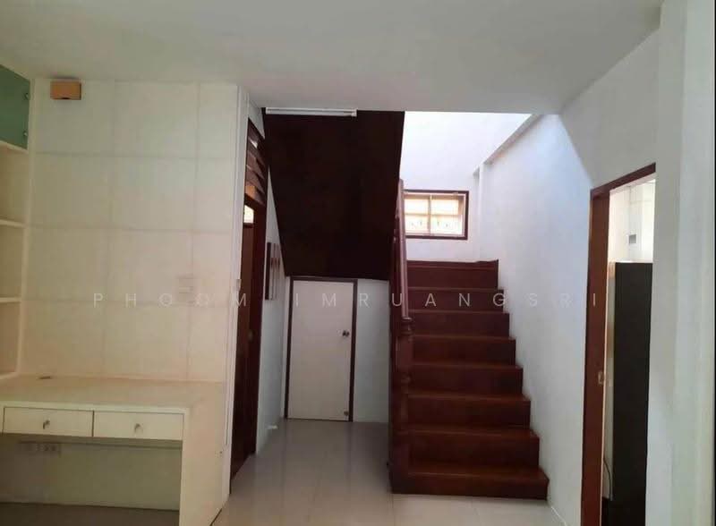 3 BR townhouse, Bangkok, Samsen Nok, Huai Khwang, Bangkok, 3 Bedrooms, 204 sqm, Townhouse For Rent, by Phoom Imruangsri, 500642234 - DDproperty.com