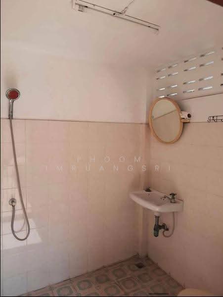 3 BR townhouse, Bangkok, Samsen Nok, Huai Khwang, Bangkok, 3 Bedrooms, 204 sqm, Townhouse For Rent, by Phoom Imruangsri, 500642234 - DDproperty.com