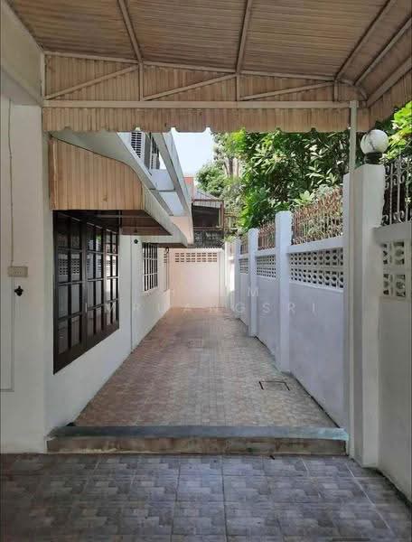 3 BR townhouse, Bangkok, Samsen Nok, Huai Khwang, Bangkok, 3 Bedrooms, 204 sqm, Townhouse For Rent, by Phoom Imruangsri, 500642234 - DDproperty.com
