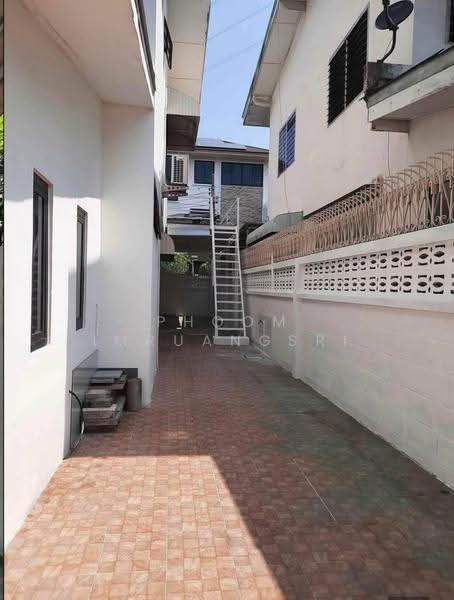 3 BR townhouse, Bangkok, Samsen Nok, Huai Khwang, Bangkok, 3 Bedrooms, 204 sqm, Townhouse For Rent, by Phoom Imruangsri, 500642234 - DDproperty.com
