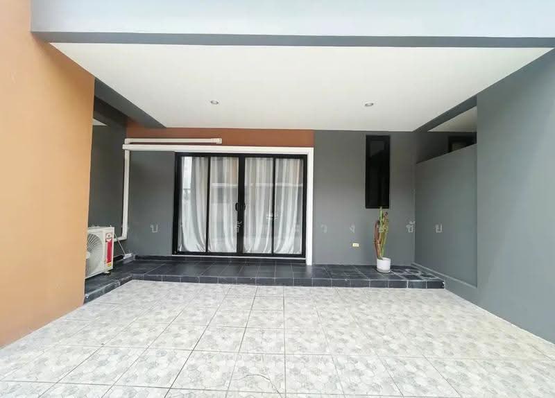 ทำเลซอยวัดลาดปลาดุก เลี้ยงสัตว์ได้ ให้เช่าทาวน์โฮม 2 ชั้น เวอริเดียน พรอมท์ บ้านพร้อมอยู่, นนทบุรี, กาญจนาภิเษก, บางรักพัฒนา, บางบัวทอง, นนทบุรี, 120 ตร.ม., ทาวน์เฮ้าส์ ให้เช่า, โดย บุษบา รัตนวงษ์ชัย, 500642373 - DDproperty.com