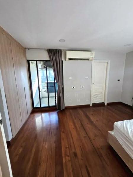 Lumpini Place Narathiwas Ratchanakarin, Bangkok, 200 Naradhiwas Rajanagarindra Rd, Chong Nonsi, Yan Nawa, Bangkok, 3 Bedrooms, 136 sqm, Condo For Sale, by Knight Frank Chartered (Thailand) Co.,Ltd, 500642470 - DDproperty.com