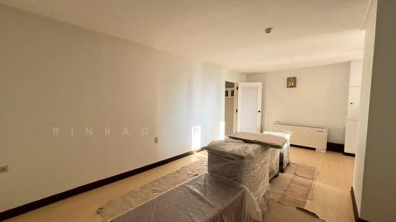 Tai Ping Towers, Bangkok, 582 Soi Sukhumvit 63, Khlong Tan Nua, Watthana, Bangkok, 3 Bedrooms, 247 sqm, Condo For Sale, by Rinrada Permpool, 500642502 - DDproperty.com