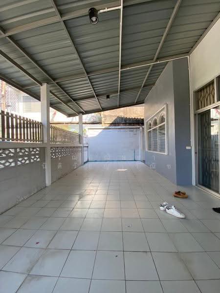 ให้เช่าบ้านใกล้รถไฟฟ้า โชคชัย4 ใกล้โจ๊กกองปราบ บ้านตกแต่งใหม่ 54ตรว. 3นอน 2น้ำ แอร์3เครื่อง หลังริม, Bangkok, โชคชัย4, Lat Phrao, Bangkok, 3 Bedrooms, 120 sqm, Single Detached House For Rent, by เฌอณิษฐา นิติวัชญ์วาณิช, 500642823 - DDproperty.com