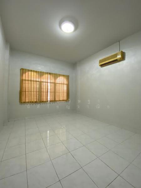 ให้เช่าบ้านใกล้รถไฟฟ้า โชคชัย4 ใกล้โจ๊กกองปราบ บ้านตกแต่งใหม่ 54ตรว. 3นอน 2น้ำ แอร์3เครื่อง หลังริม, Bangkok, โชคชัย4, Lat Phrao, Bangkok, 3 Bedrooms, 120 sqm, Single Detached House For Rent, by เฌอณิษฐา นิติวัชญ์วาณิช, 500642823 - DDproperty.com