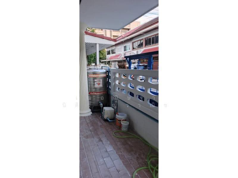 ให้เช่าบ้าน ราคาถูก ใกล้รถไฟฟ้า ลาดพร้าว ใกล้ฟู้ดแลนด์ บ้านตกแต่งใหม่ 26ตรว. 3นอน 3น้ำ 2ที่จอดรถ, Bangkok, Wang Thonglang, Bangkok, 3 Bedrooms, 80 sqm, Townhouse For Rent, by เฌอณิษฐา นิติวัชญ์วาณิช, 500642994 - DDproperty.com