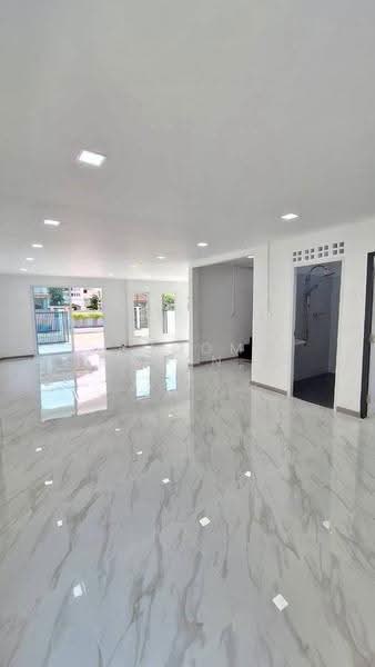 5 BR house, Bangkok, Praborommaharatchawang, Phra Nakhon, Bangkok, 5 Bedrooms, 108 sqm, Single Detached House For Sale, by Phoom Imruangsri, 500643014 - DDproperty.com