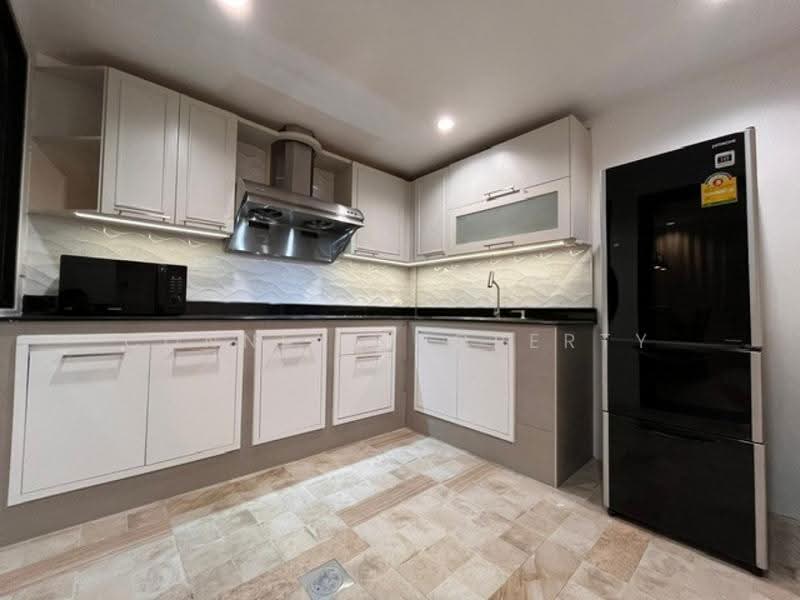Flora Marigold, Bangkok, 796 Sathu Pradit Road, Chong Nonsi, Yan Nawa, Bangkok, 4 Bedrooms, 235 sqm, Townhouse For Rent, by Connex Property, 500643086 - DDproperty.com