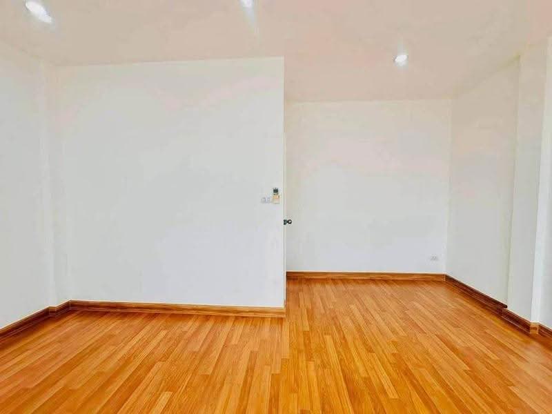 2 BR house, Chon Buri (Pattaya), Nong - Kham, Si Racha, Chon Buri (Pattaya), 2 Bedrooms, 93 sqm, Single Detached House For Sale, by Puttirat Kleebyam, 500643146 - DDproperty.com