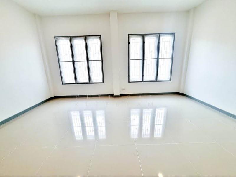 3 BR townhouse, ชลบุรี, บ่อวิน, ศรีราชา, ชลบุรี, 150 ตร.ม., ทาวน์เฮ้าส์ ขาย, โดย Puttirat Kleebyam, 500643236 - DDproperty.com