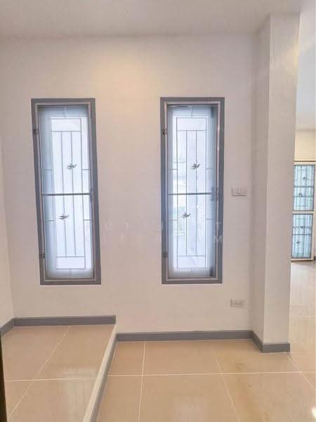 3 BR townhouse, ชลบุรี, บ่อวิน, ศรีราชา, ชลบุรี, 150 ตร.ม., ทาวน์เฮ้าส์ ขาย, โดย Puttirat Kleebyam, 500643236 - DDproperty.com