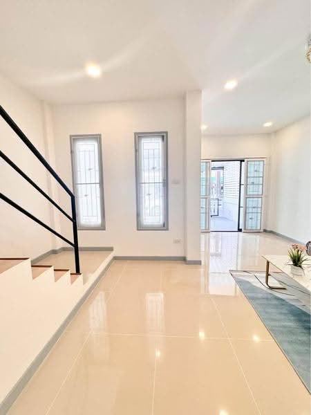 3 BR townhouse, ชลบุรี, บ่อวิน, ศรีราชา, ชลบุรี, 150 ตร.ม., ทาวน์เฮ้าส์ ขาย, โดย Puttirat Kleebyam, 500643236 - DDproperty.com