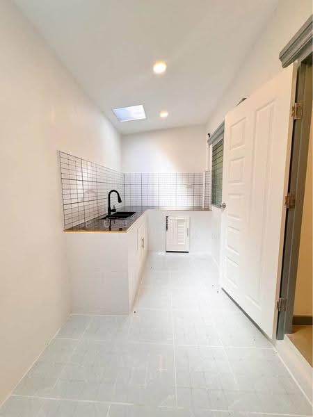 3 BR townhouse, ชลบุรี, บ่อวิน, ศรีราชา, ชลบุรี, 150 ตร.ม., ทาวน์เฮ้าส์ ขาย, โดย Puttirat Kleebyam, 500643236 - DDproperty.com