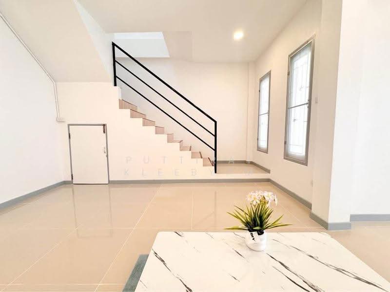 3 BR townhouse, ชลบุรี, บ่อวิน, ศรีราชา, ชลบุรี, 150 ตร.ม., ทาวน์เฮ้าส์ ขาย, โดย Puttirat Kleebyam, 500643236 - DDproperty.com