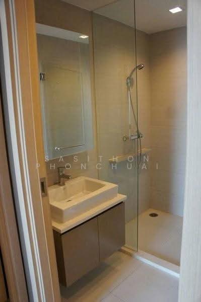 Siri At Sukhumvit, Bangkok, 902 Sukhumvit Road, Phra Kanong, Khlong Toei, Bangkok, 2 Bedrooms, 70 sqm, Condo For Rent, by Sasithon Phonchuai, 500643403 - DDproperty.com