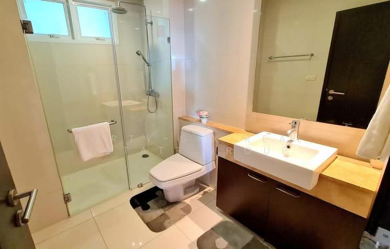 Piyathip Place, Bangkok, 24 Soi Prommitr, Khlong Tan Nua, Watthana, Bangkok, 2 Bedrooms, 174 sqm, Condo For Rent, by Forty-Six Real Estate Group, 500643507 - DDproperty.com