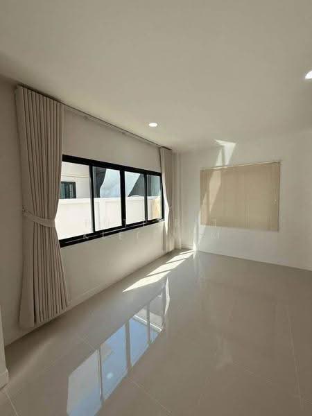บ้าน 4-ห้องนอน, ชลบุรี, นาป่า, เมืองชลบุรี, ชลบุรี, 325 ตร.ม., บ้านเดี่ยว ขาย, โดย Puttirat Kleebyam, 500643615 - DDproperty.com