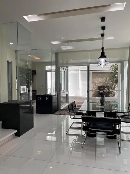 Landmark Residence, Bangkok, Lat Phrao Road, Chan Kasem, Chatuchak, Bangkok, 4 Bedrooms, 300 sqm, Townhouse For Rent, by NTG Property House Co.,Ltd., 500643639 - DDproperty.com