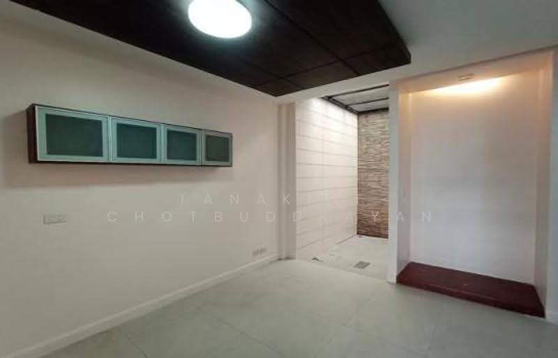 3-BR Townhouse, Bangkok, Chong Nonsi, Yan Nawa, Bangkok, 3 Bedrooms, 184 sqm, Townhouse For Sale, by Tanakrit Chotbuddkayan, 500643718 - DDproperty.com