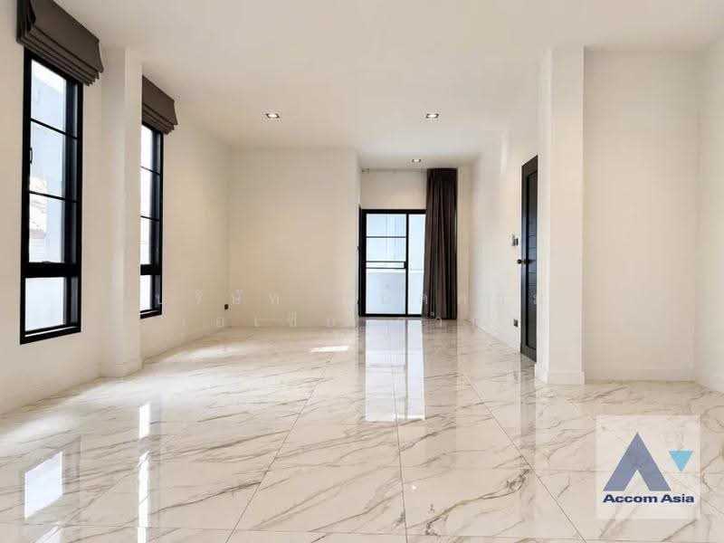 Double High Ceiling House for Rent in Ratchadaphisek, Bangkok, กรุงเทพ, ห้วยขวาง, กรุงเทพ, 360 ตร.ม., บ้านเดี่ยว ให้เช่า, โดย บริษัท แอคคอม เอเซีย จำกัด, 500643983 - DDproperty.com